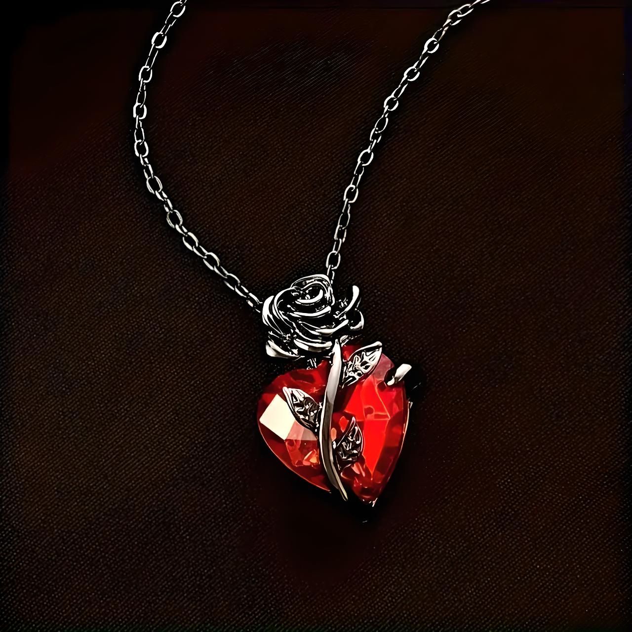 collier-coeur-gothique-avec-rose